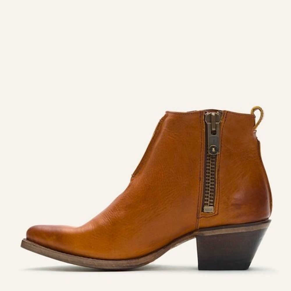 $369 Frye Sacha Moto Shortie Cognac Brown Leather Western Cowboy Ankle Booties - Picture 2 of 16